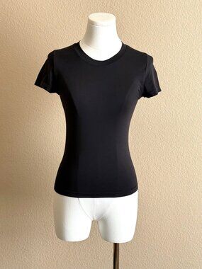 ARITZIA Sunday Best Women's Sinch Seamless Baby Tee Size Small Black